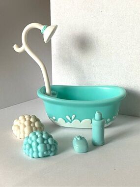 Littlest Pet Shop LPS Bathtub with Accessories Hasbro 2007